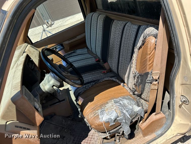 image for item ML9162 1991 Chevrolet K3500  dump flatbed pickup truck