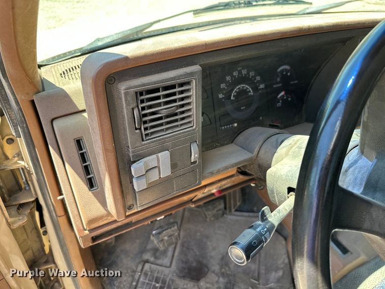 image for item ML9162 1991 Chevrolet K3500  dump flatbed pickup truck