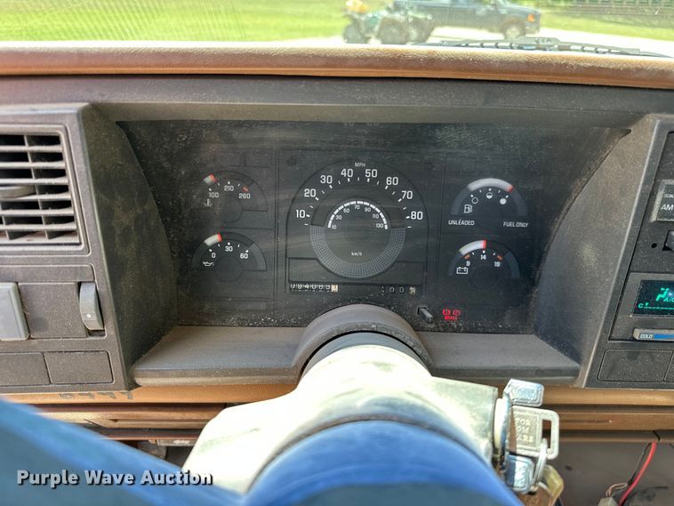 image for item ML9162 1991 Chevrolet K3500  dump flatbed pickup truck