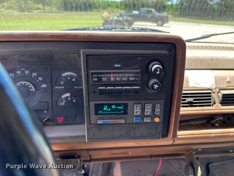 image for item ML9162 1991 Chevrolet K3500  dump flatbed pickup truck