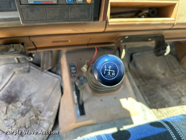 image for item ML9162 1991 Chevrolet K3500  dump flatbed pickup truck