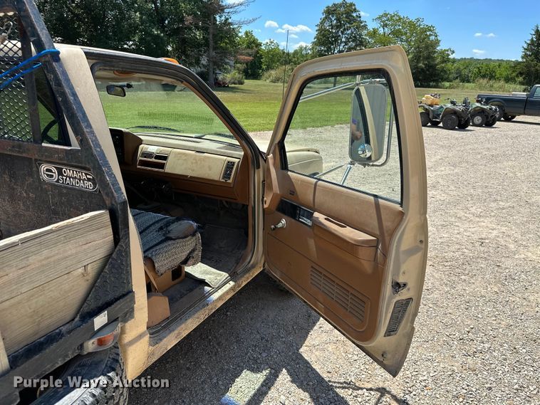 image for item ML9162 1991 Chevrolet K3500  dump flatbed pickup truck