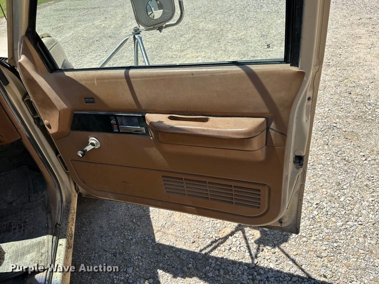 image for item ML9162 1991 Chevrolet K3500  dump flatbed pickup truck