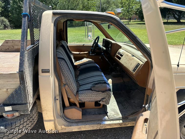 image for item ML9162 1991 Chevrolet K3500  dump flatbed pickup truck