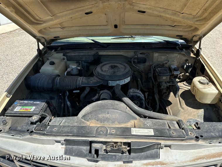 image for item ML9162 1991 Chevrolet K3500  dump flatbed pickup truck