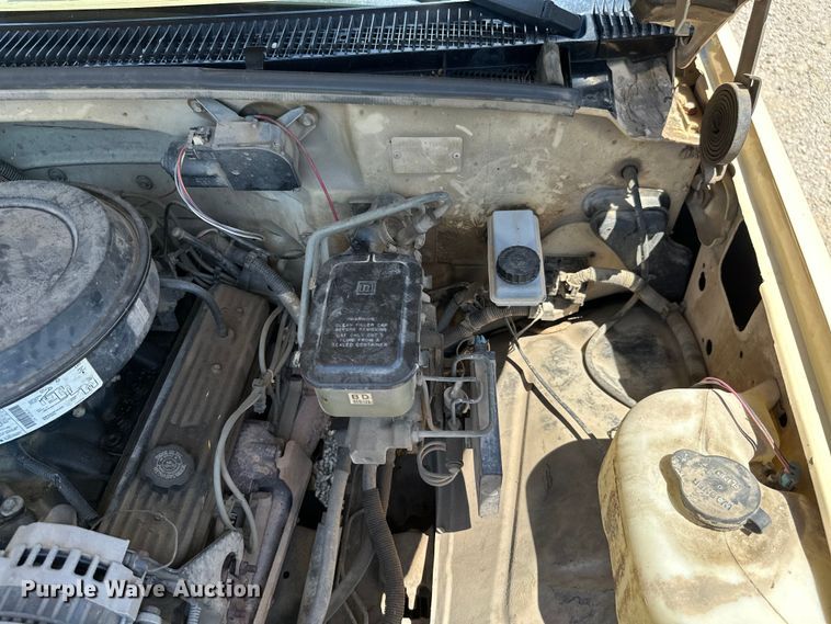 image for item ML9162 1991 Chevrolet K3500  dump flatbed pickup truck