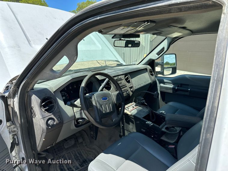 image for item ML9163 2011 Ford F250 Super Duty  pickup truck