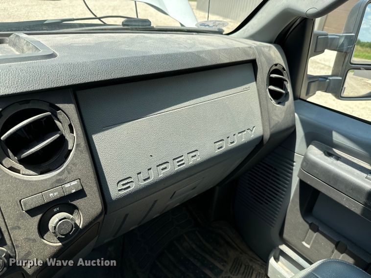 image for item ML9163 2011 Ford F250 Super Duty  pickup truck