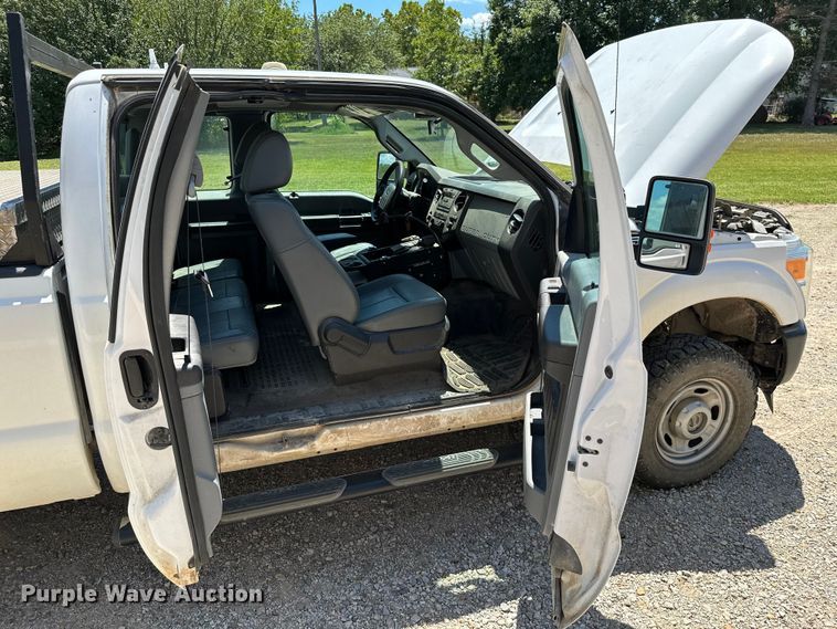 image for item ML9163 2011 Ford F250 Super Duty  pickup truck