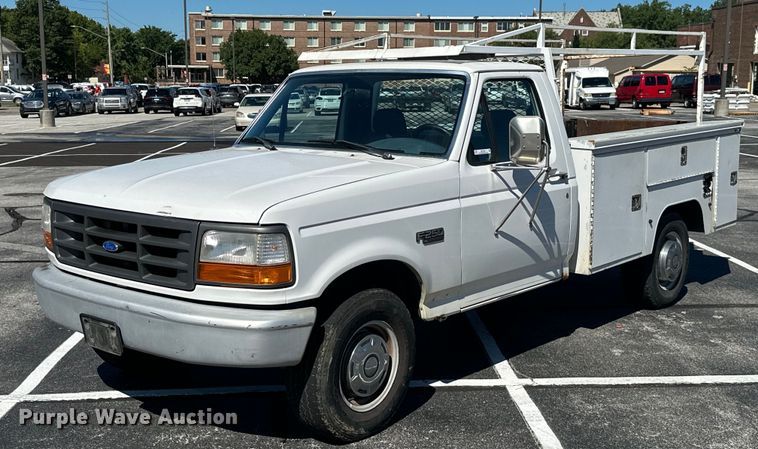 image for item ML9166 1995  Ford F250 XL  utility bed pickup truck