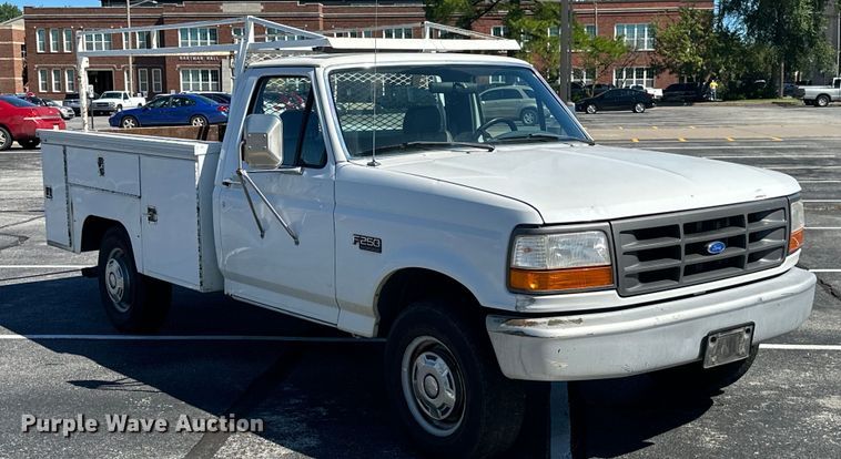 image for item ML9166 1995  Ford F250 XL  utility bed pickup truck