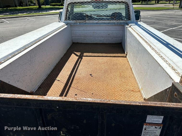 image for item ML9166 1995  Ford F250 XL  utility bed pickup truck