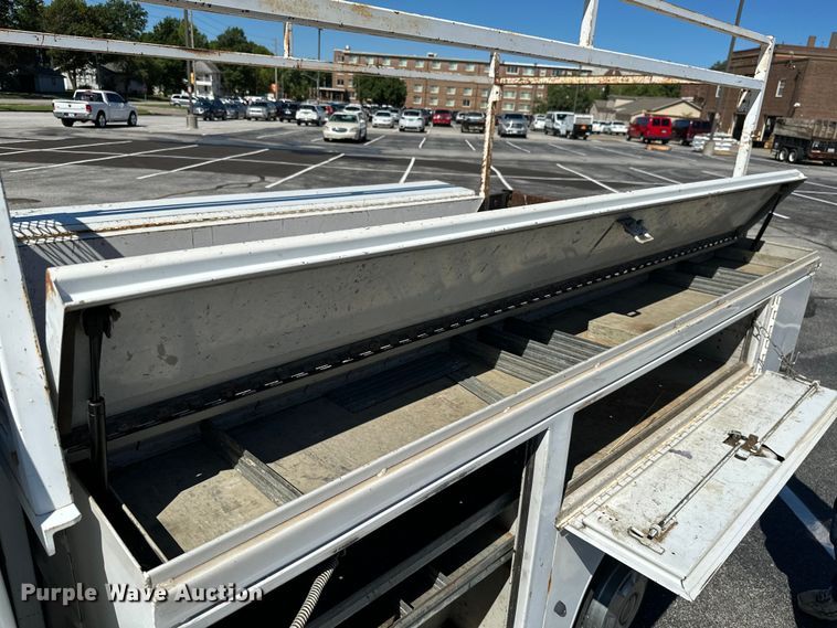 image for item ML9166 1995  Ford F250 XL  utility bed pickup truck