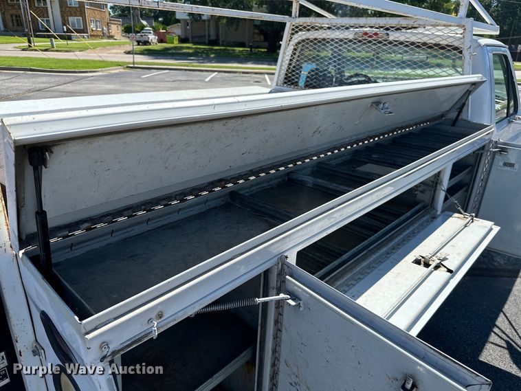 image for item ML9166 1995  Ford F250 XL  utility bed pickup truck