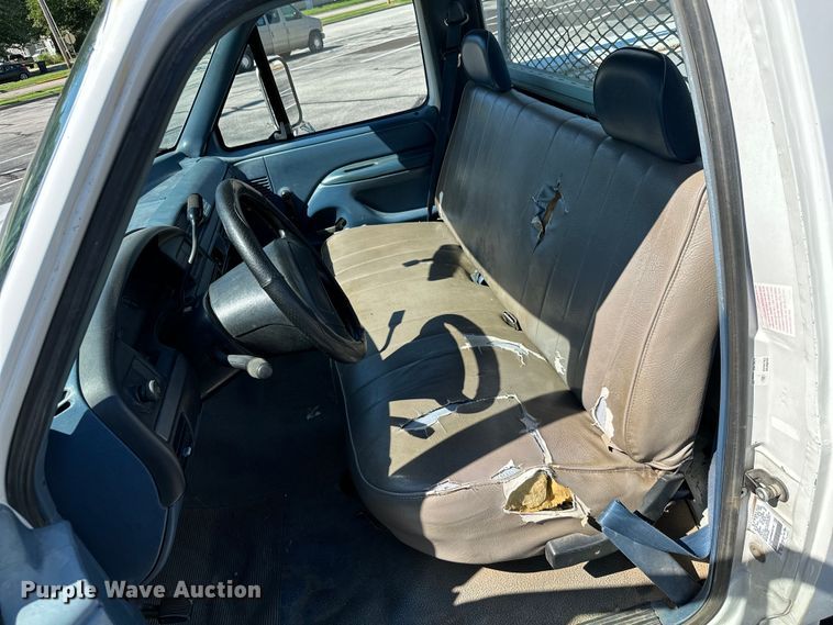 image for item ML9166 1995  Ford F250 XL  utility bed pickup truck