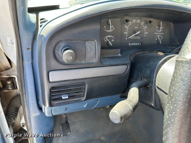 image for item ML9166 1995  Ford F250 XL  utility bed pickup truck