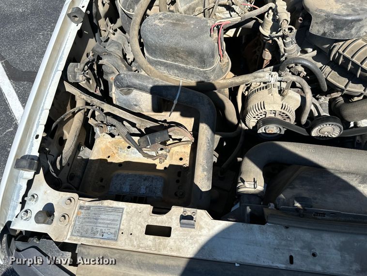 image for item ML9166 1995  Ford F250 XL  utility bed pickup truck