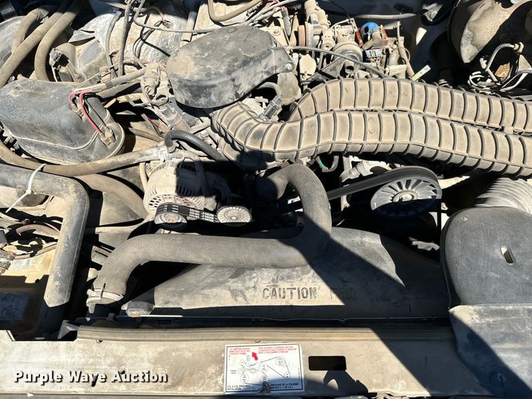 image for item ML9166 1995  Ford F250 XL  utility bed pickup truck