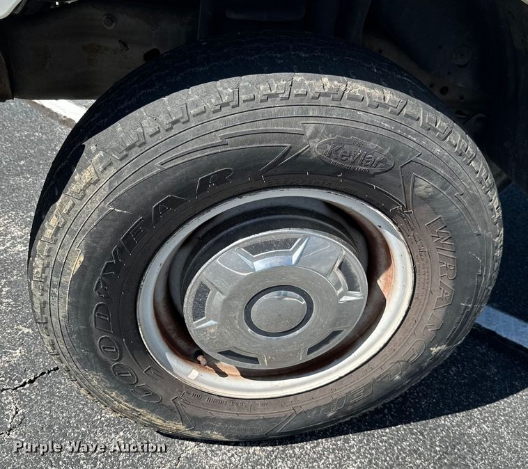 image for item ML9166 1995  Ford F250 XL  utility bed pickup truck