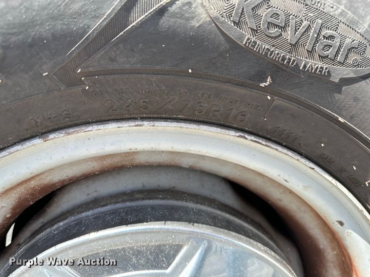 image for item ML9166 1995  Ford F250 XL  utility bed pickup truck