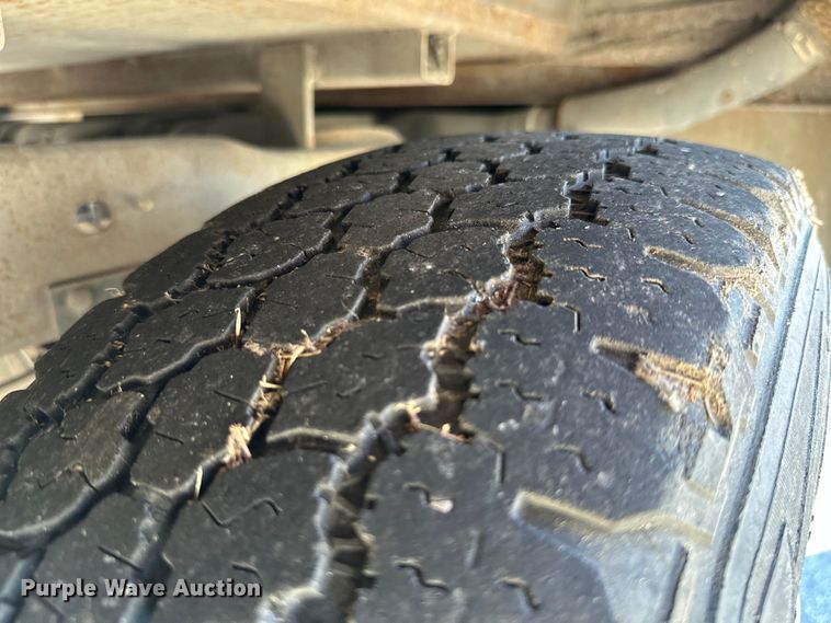 image for item ML9166 1995  Ford F250 XL  utility bed pickup truck