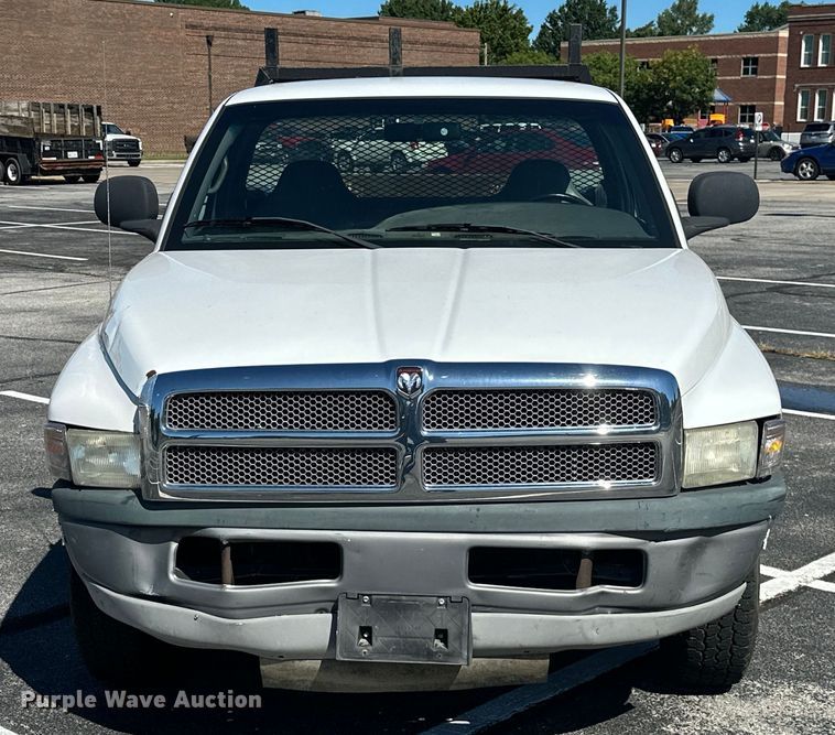 image for item ML9167 2001 Dodge Ram 1500  utility bed pickup truck