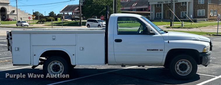 image for item ML9167 2001 Dodge Ram 1500  utility bed pickup truck