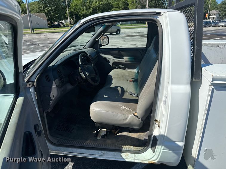 image for item ML9167 2001 Dodge Ram 1500  utility bed pickup truck