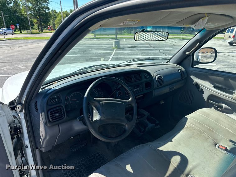 image for item ML9167 2001 Dodge Ram 1500  utility bed pickup truck