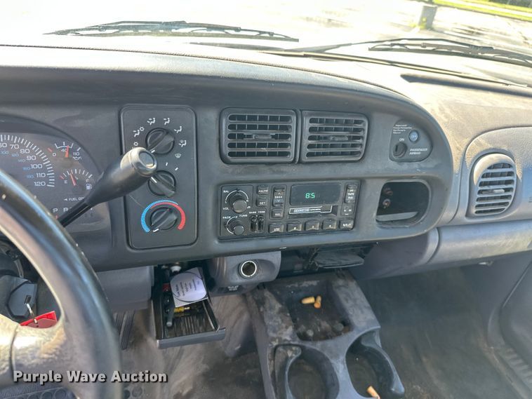 image for item ML9167 2001 Dodge Ram 1500  utility bed pickup truck