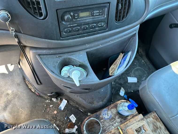 image for item ML9168 1999  Ford E150 XL  van