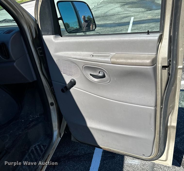 image for item ML9168 1999  Ford E150 XL  van