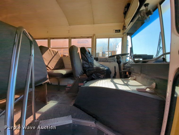 image for item MY9492 1990 Blue Bird  TC2000  school bus