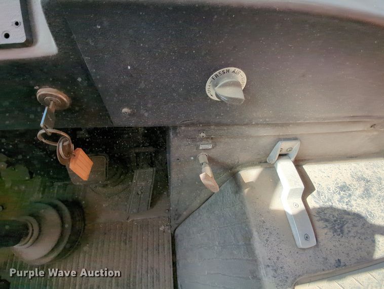 image for item MY9492 1990 Blue Bird  TC2000  school bus