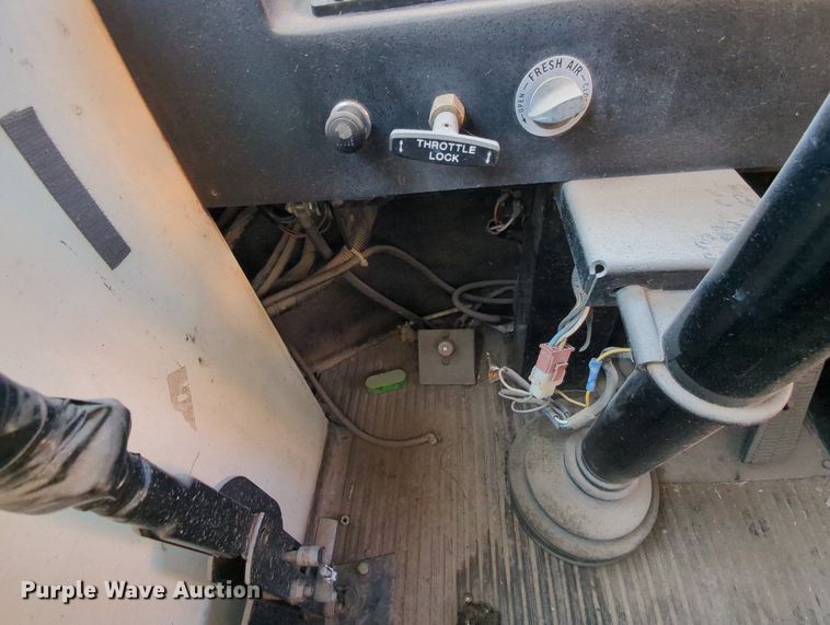 image for item MY9492 1990 Blue Bird  TC2000  school bus