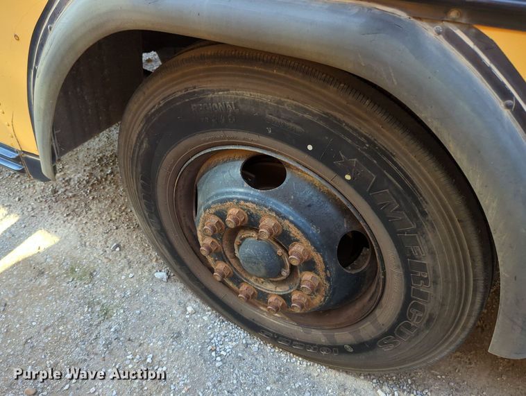 image for item MY9492 1990 Blue Bird  TC2000  school bus