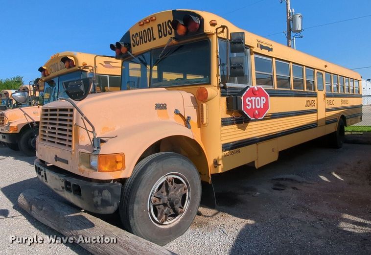 image for item MY9493 1995 Thomas Built 3800  school bus