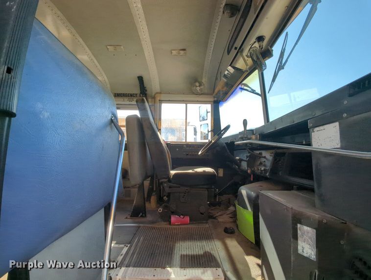 image for item MY9493 1995 Thomas Built 3800  school bus