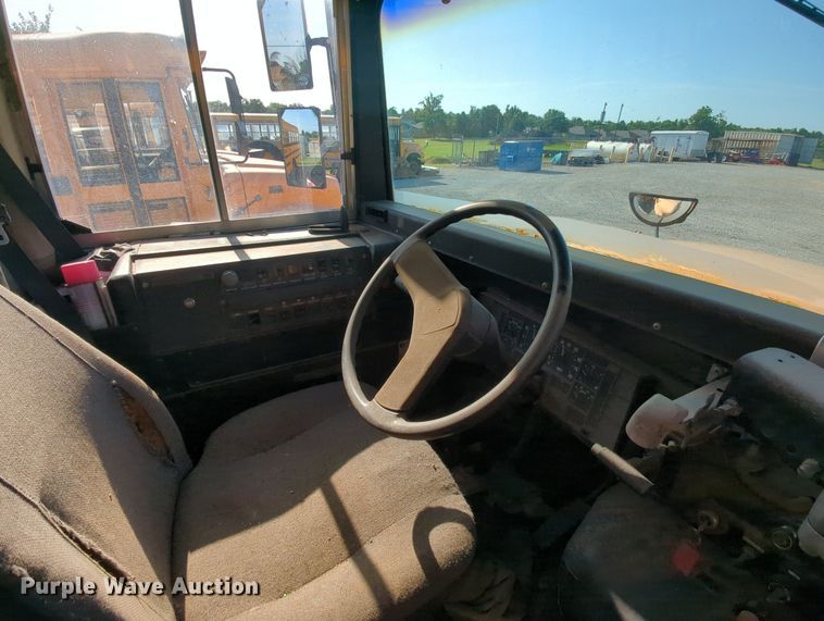 image for item MY9493 1995 Thomas Built 3800  school bus