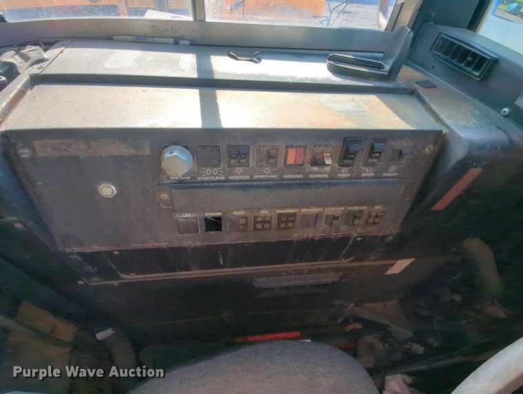 image for item MY9493 1995 Thomas Built 3800  school bus