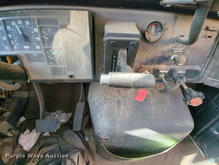 image for item MY9493 1995 Thomas Built 3800  school bus