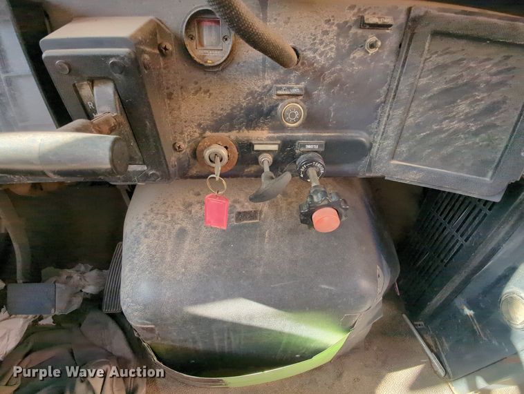 image for item MY9493 1995 Thomas Built 3800  school bus