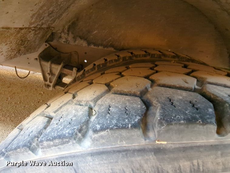 image for item MY9493 1995 Thomas Built 3800  school bus