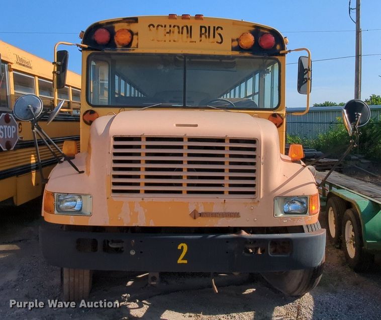 image for item MY9494 1991 International 3800  school bus