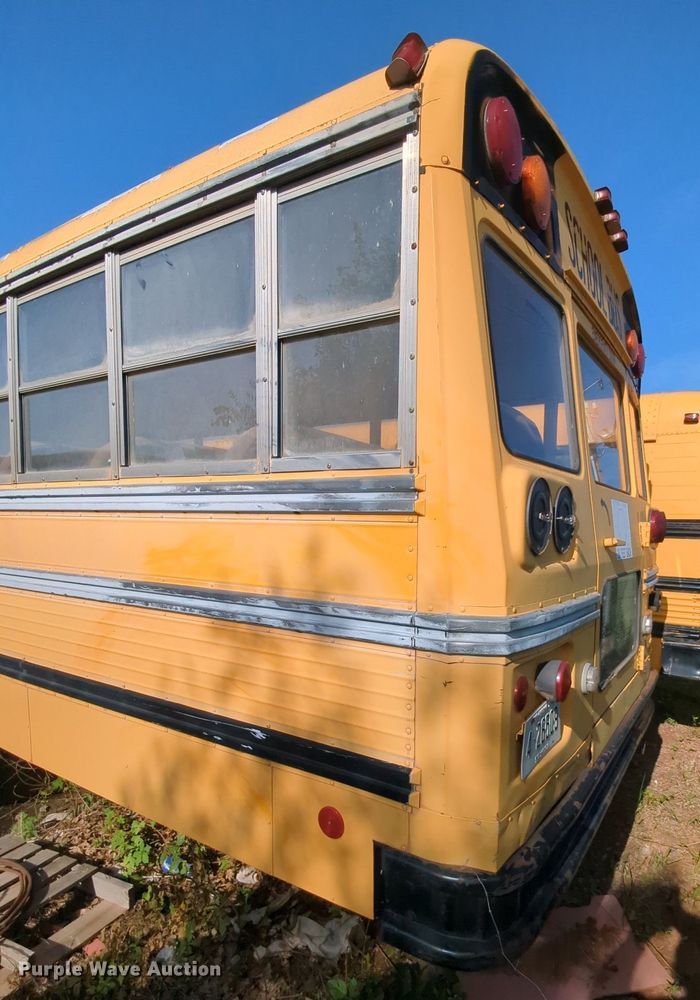 image for item MY9494 1991 International 3800  school bus
