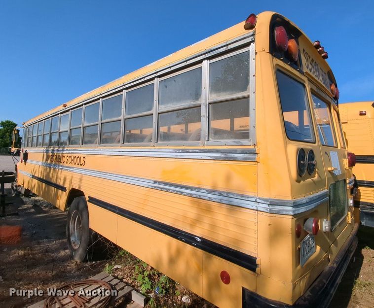 image for item MY9494 1991 International 3800  school bus