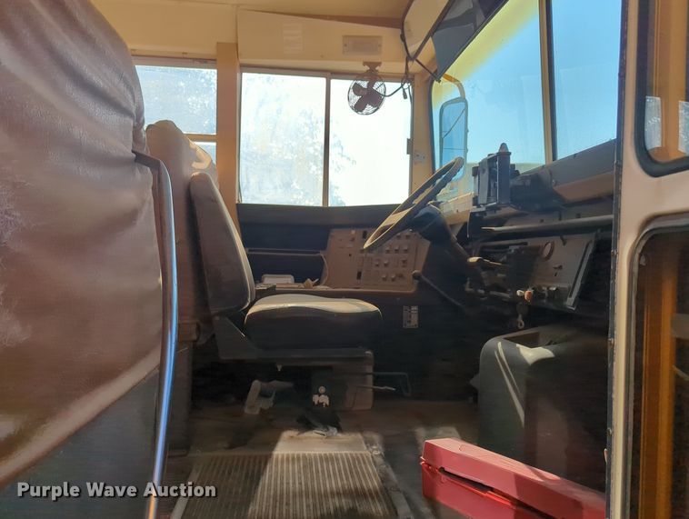 image for item MY9494 1991 International 3800  school bus