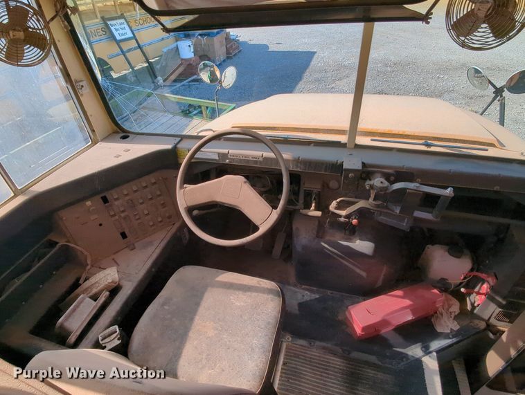 image for item MY9494 1991 International 3800  school bus