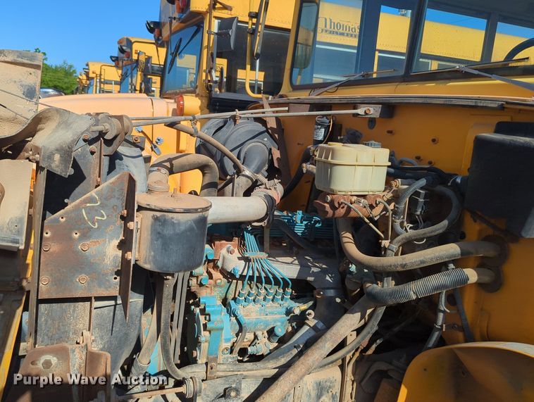 image for item MY9494 1991 International 3800  school bus