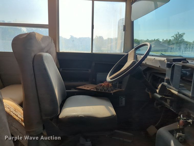 image for item MY9495 1991 International 3800  school bus